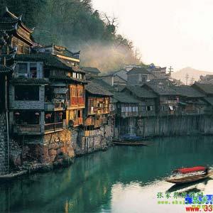 喜樂F線：（熱賣）天門山、天子山、袁家界、鳳凰古城純玩四日游